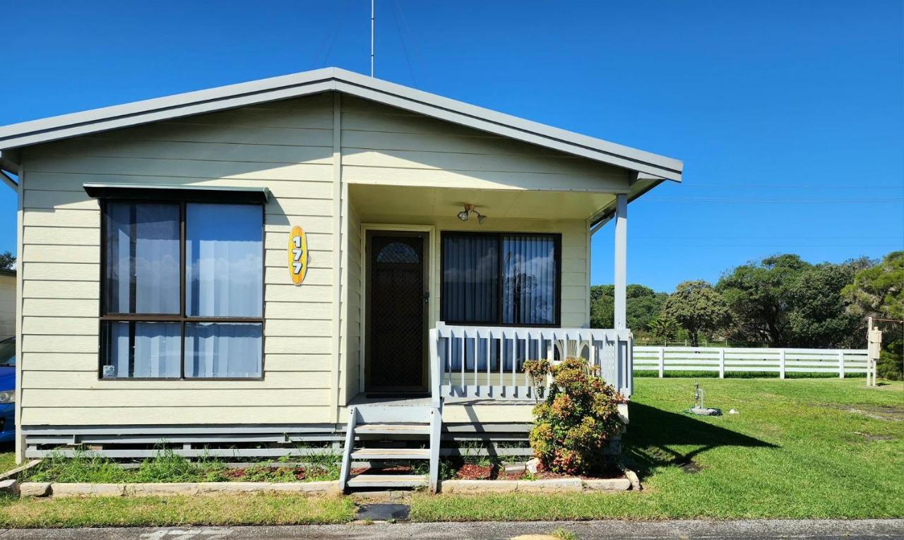 Surfrider Caravan Park Barrack Point Exterior photo